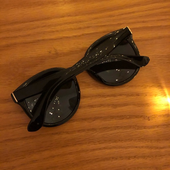 Reflective Oversize Sunglasses - Picture 3 of 3